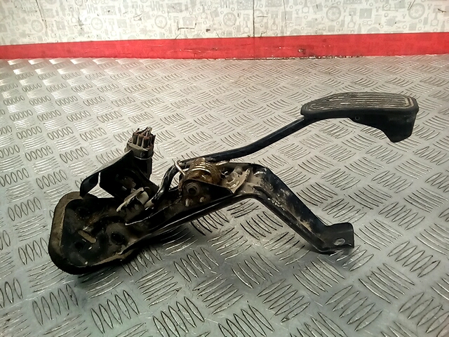 Педаль газа TOYOTA HiAce V H200 2004-н.в.