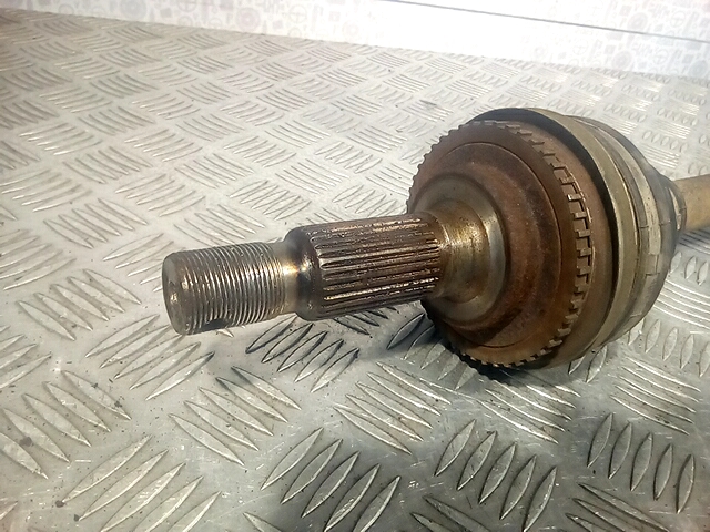 Полуось (привод, приводной вал) задняя левая TOYOTA HiAce V H200 2004-н.в.