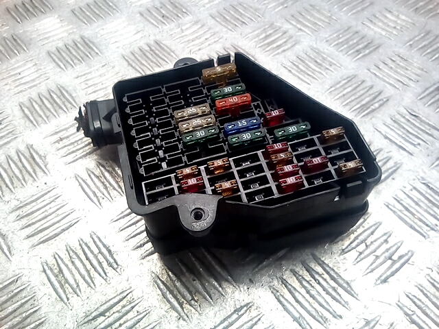 Блок предохранителей Audi A6 C6 (2004-2011)