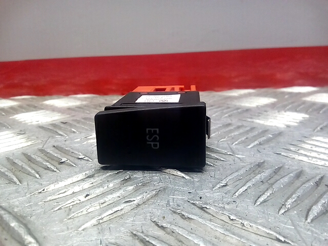 Кнопка антипробуксовочной системы VOLKSWAGEN Passat B5 1997-2005