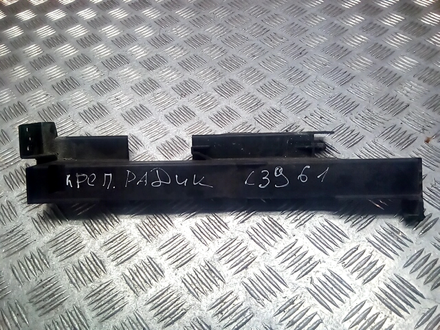 Кронштейн (крепление) радиатора CHRYSLER Voyager IV RG 2001-2007