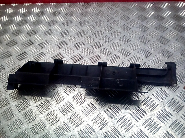 Кронштейн (крепление) радиатора CHRYSLER Voyager IV RG 2001-2007