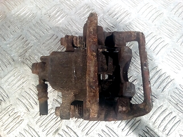 Суппорт задний правый HONDA Legend 1996-2004