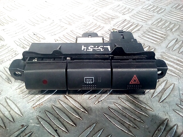 Кнопка аварийной сигнализации (аварийки) TOYOTA Avensis 1997-2003