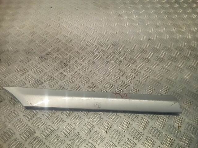 Накладка декоративная (молдинг) двери задней правой Mercedes C-Class (W203) (2000-2008)