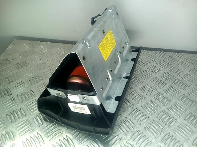 Подушка безопасности пассажирская (в торпедо) PEUGEOT Partner 1996-2009