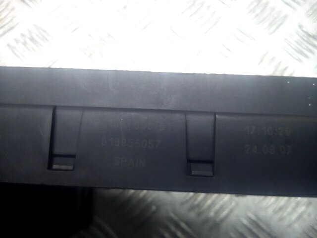 Датчик уровня в бачок омывателя BMW 5er 5 серия E60/E61 2003-2010