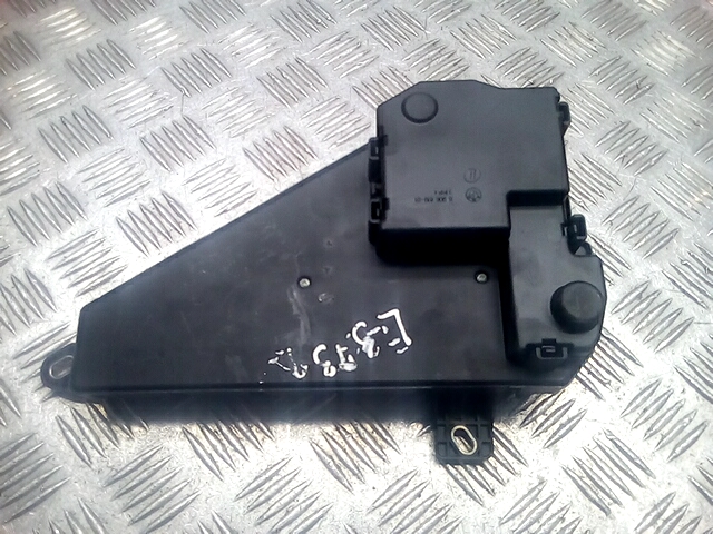 Датчик уровня в бачок омывателя BMW 5er 5 серия E60/E61 2003-2010