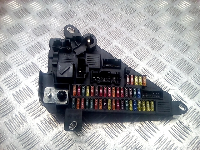 Датчик уровня в бачок омывателя BMW 5er 5 серия E60/E61 2003-2010