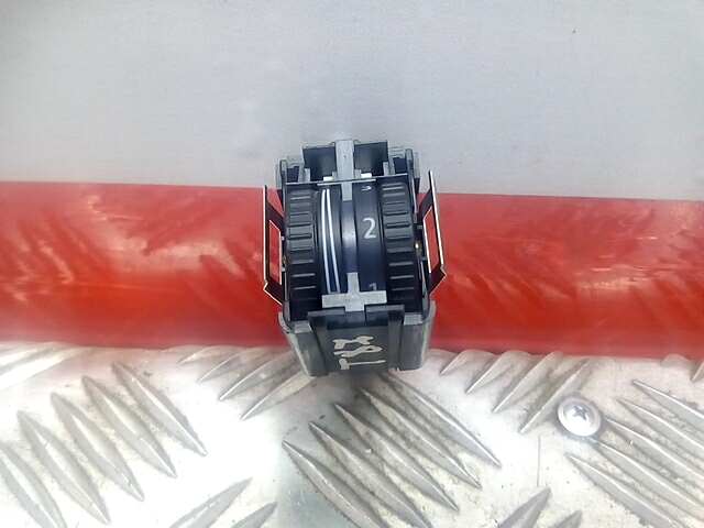 Кнопка корректора фар VOLKSWAGEN Passat B6 2005-2011