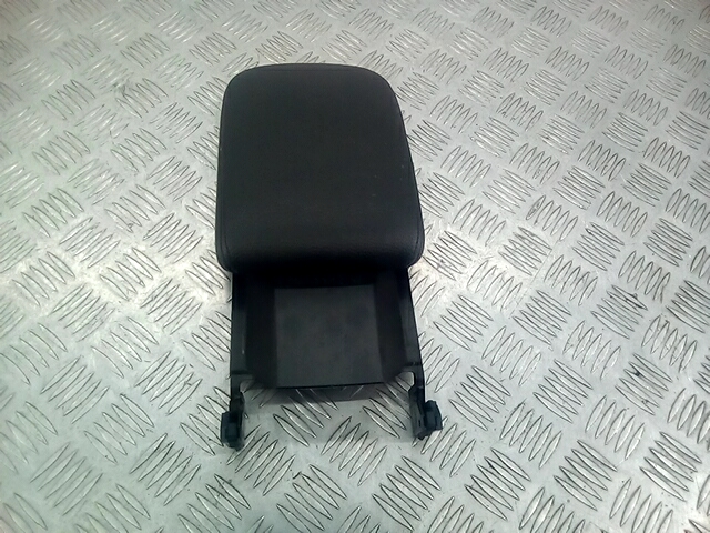 Подлокотник в салон VOLKSWAGEN Passat B7 2011-2015