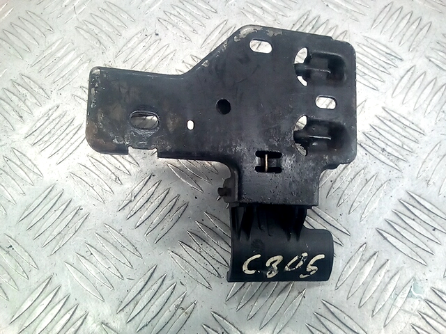 Замок капота VOLKSWAGEN Touareg 2002-2010