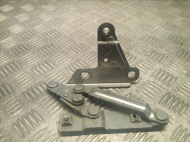 Петля капота левая/правая SEAT Altea 2004-2015