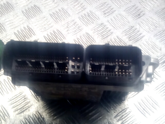 Блок управления двигателя (ЭБУ) AUDI A4 B7 2004-2007