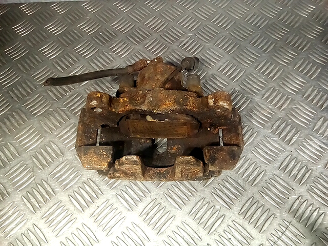 Суппорт передний левый SKODA Octavia A5 1Z- 2004-2013