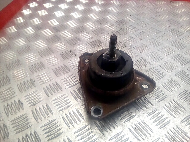 Подушка (опора) крепления двигателя Kia Ceed 1 (ED) (2006-2012)