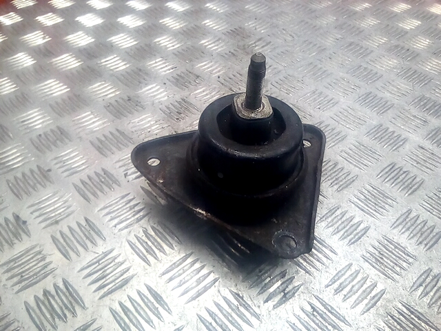 Подушка (опора) крепления двигателя Kia Ceed 1 (ED) (2006-2012)