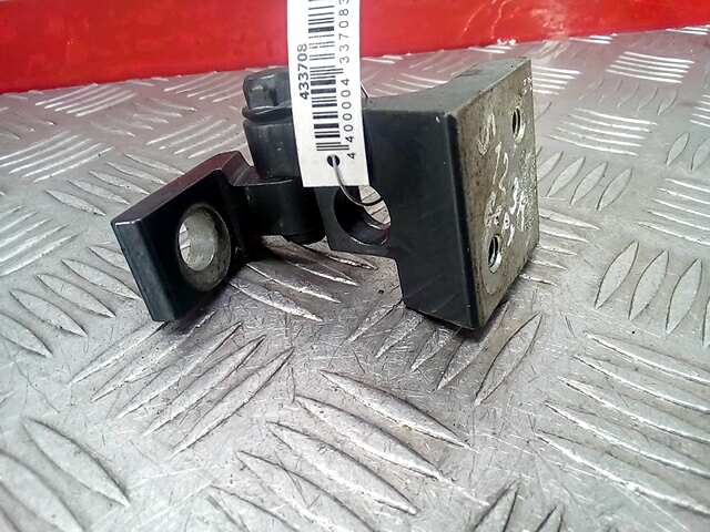 Петля двери задней правой Volkswagen Touareg 1 (2002-2010)