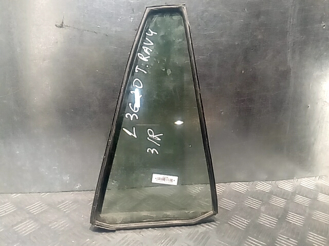 Стекло двери задней правой (форточка) Toyota Rav4 2 (2000-2005)