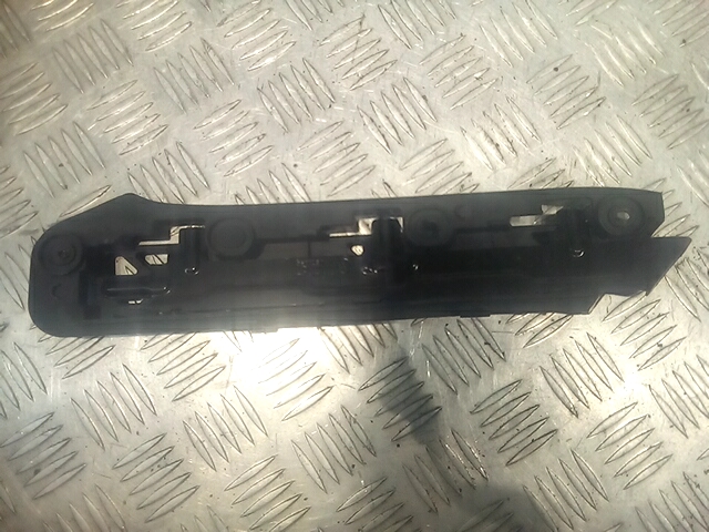 Кронштейн (крепление) переднего бампера правый Volkswagen Caddy 3 (2004-2015)