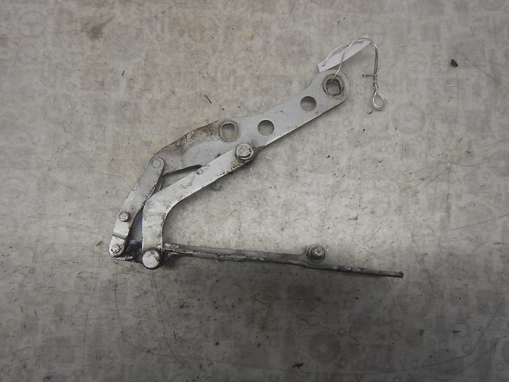 Петля капота правая BMW 3-Series (E46) (1998-2007)