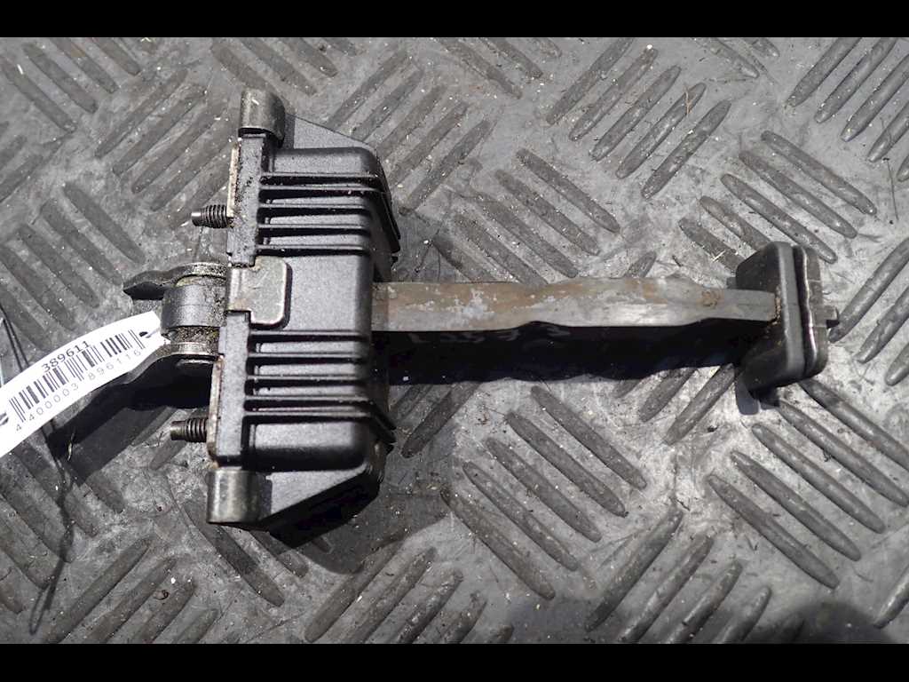 Ограничитель открывания двери TOYOTA Avensis 2003-2008