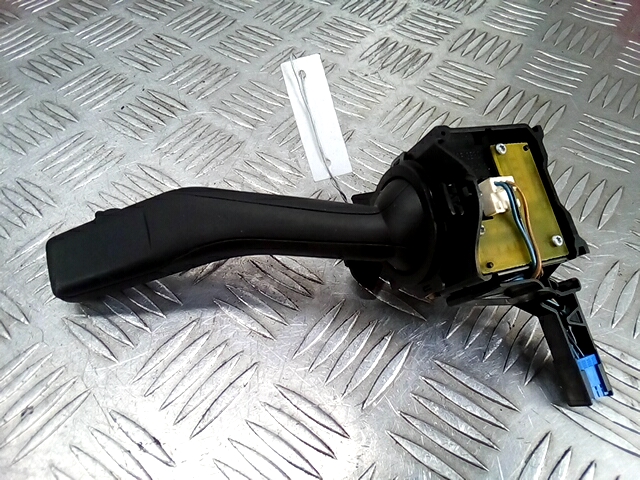 Переключатель стеклоочистителя VOLKSWAGEN Touran 2003-2010