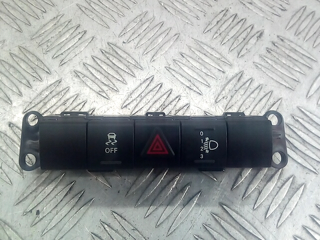 Кнопка аварийной сигнализации (аварийки) JEEP Compass 2006-2016