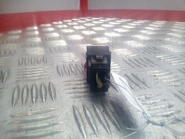 Кнопка аварийной сигнализации (аварийки) VOLKSWAGEN Transporter T5 2003-2015