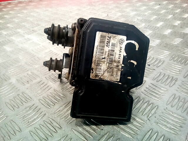 Блок ABS (насос) VOLKSWAGEN Passat B7 2011-2015