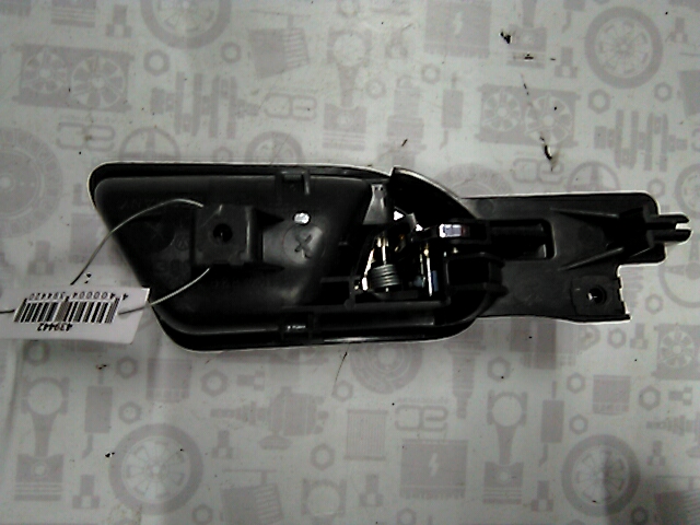 Ручка дверная задняя внутренняя левая VOLKSWAGEN Golf V 2003-2009