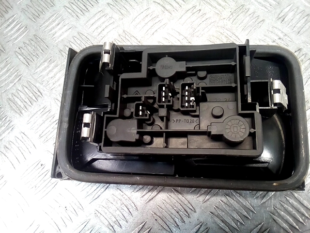 Фонарь задний внутренний правый CITROEN Xantia 1993-2002