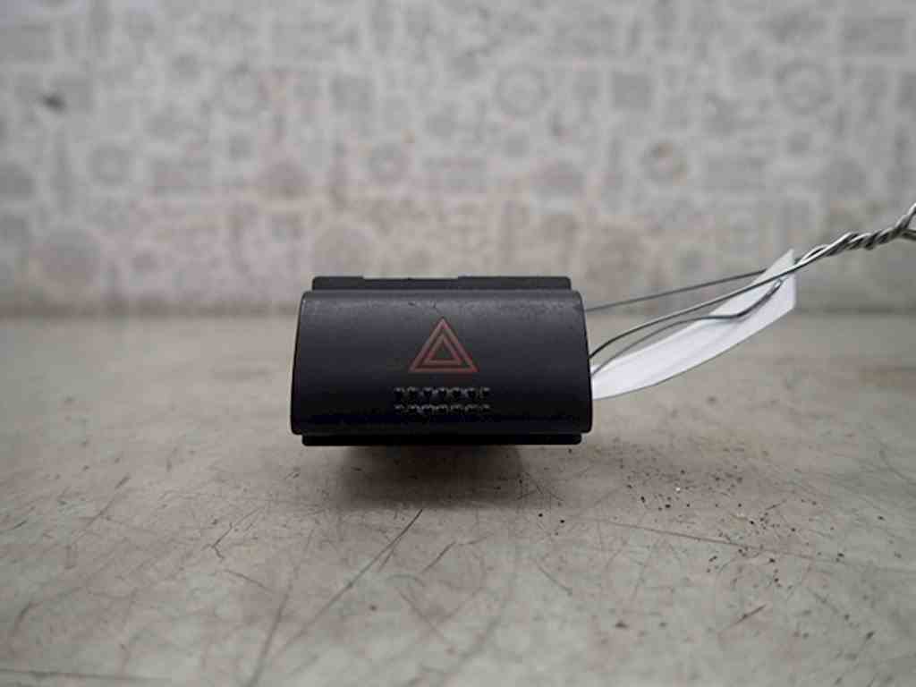 Кнопка аварийной сигнализации (аварийки) TOYOTA Avensis 1997-2003