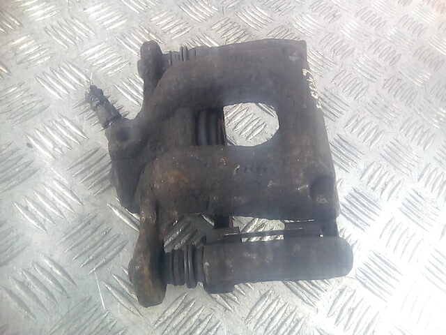 Суппорт передний правый BMW 1er E81\E87 2004-2011