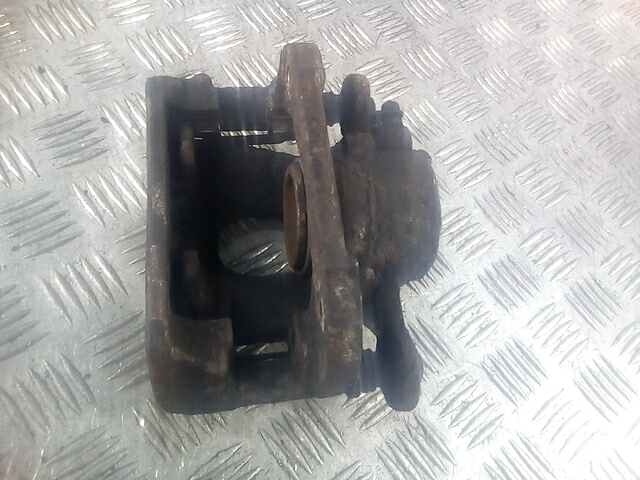 Суппорт передний правый BMW 1er E81\E87 2004-2011