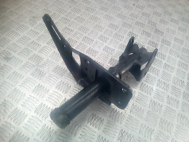 Отбойник бампера передний правый Audi A6 C6 (2004-2011)