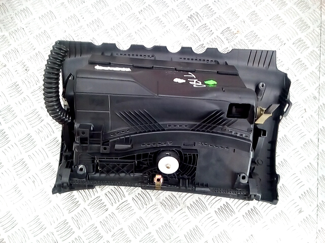 Бардачок SKODA Octavia A5 1Z- 2004-2013