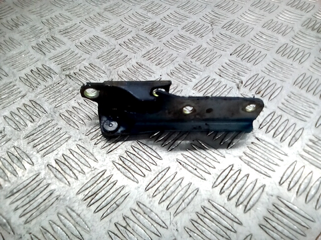 Петля капота левая/правая MITSUBISHI Pajero III 2000-2006