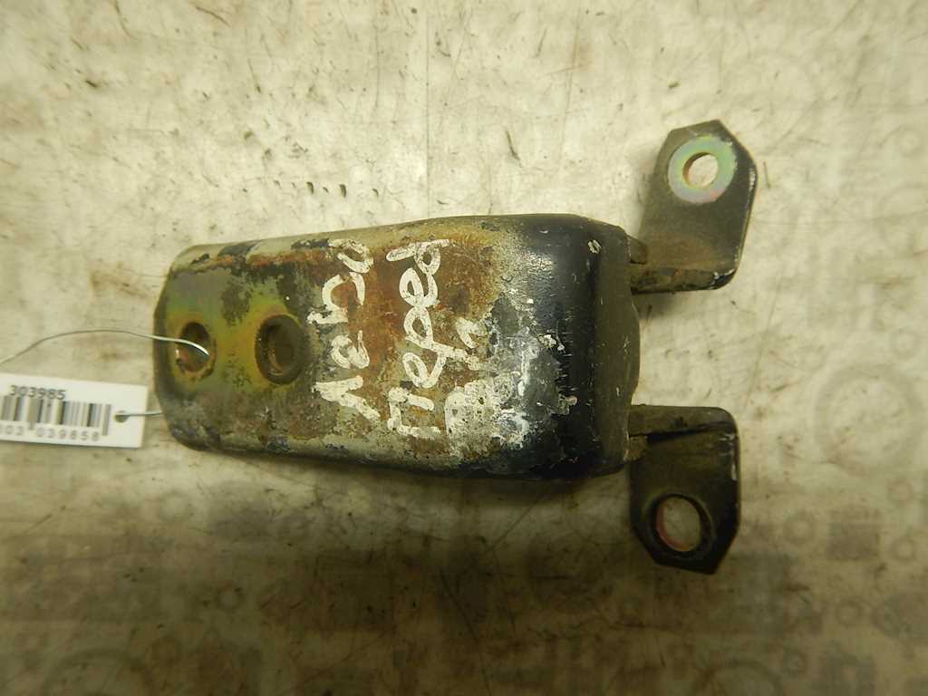 Петля двери передней левой Suzuki Grand Vitara 2 (2005-2017)