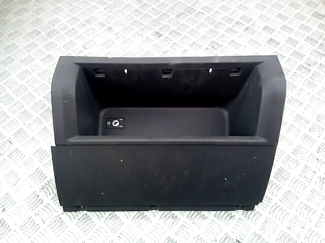 Бардачок VOLKSWAGEN Caddy III 2004-2015