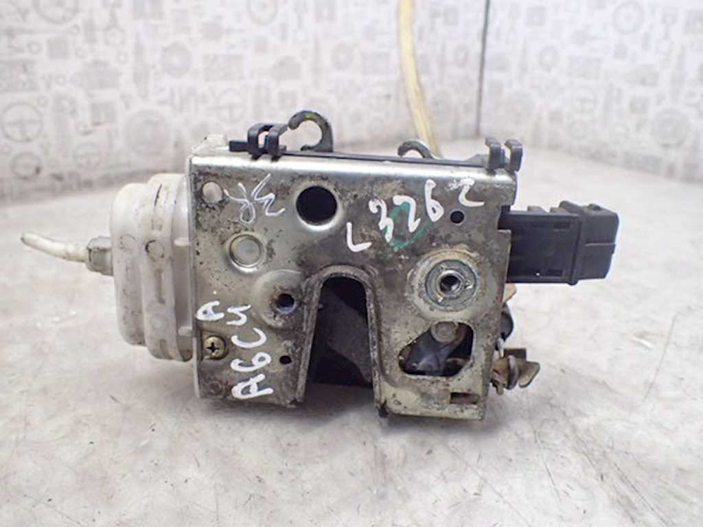 Замок двери передней правой AUDI A6 C4 1994-1997