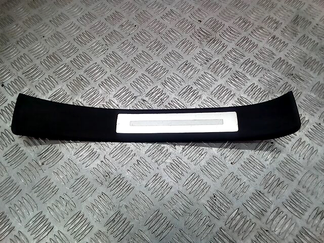 Накладка порога (внутренняя) Audi A4 B7 (2004-2009)