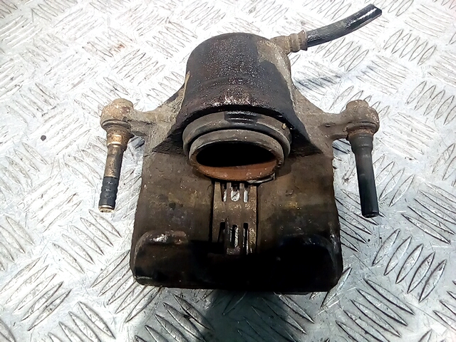 Суппорт передний правый HYUNDAI Elantra III XD 2000-2010