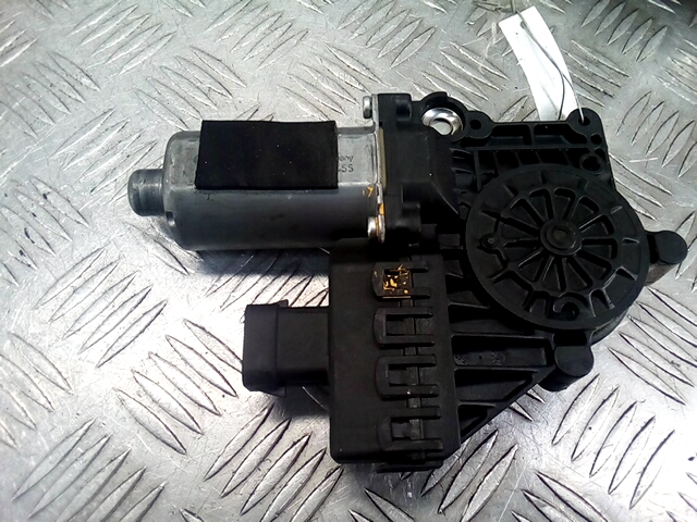 Моторчик (двигатель) стеклоподъемника OPEL Zafira B 2005-2012