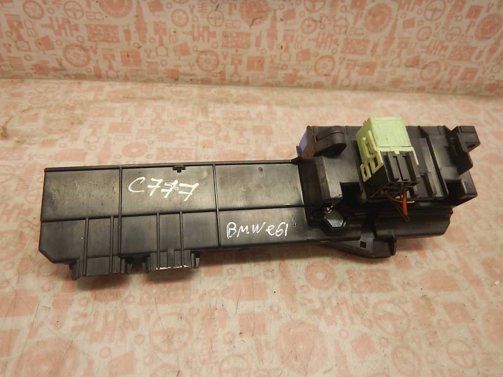 Датчик уровня в бачок омывателя BMW 5er 5 серия E60/E61 2003-2010