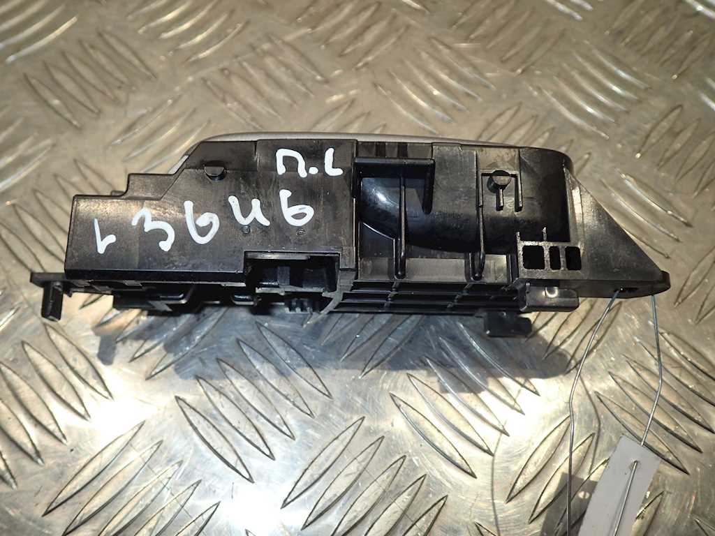 Ручка дверная передняя внутренняя левая SUZUKI Grand Vitara 2005-2015