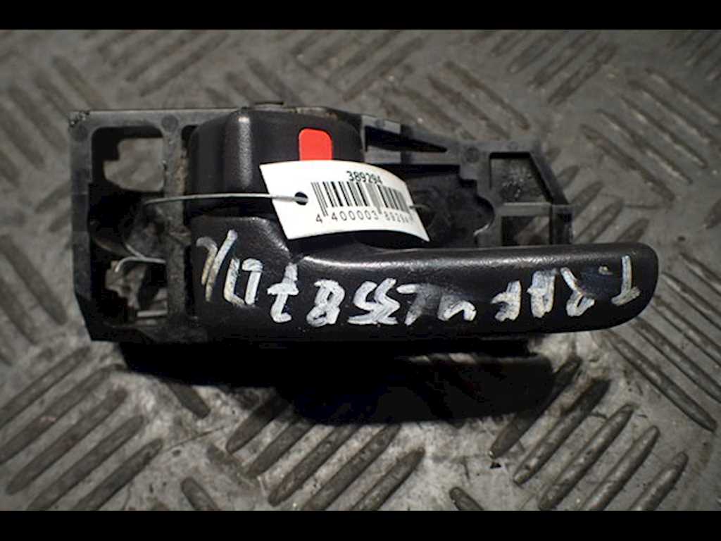 Ручка дверная передняя внутренняя левая TOYOTA RAV 4 XA20 2000-2005