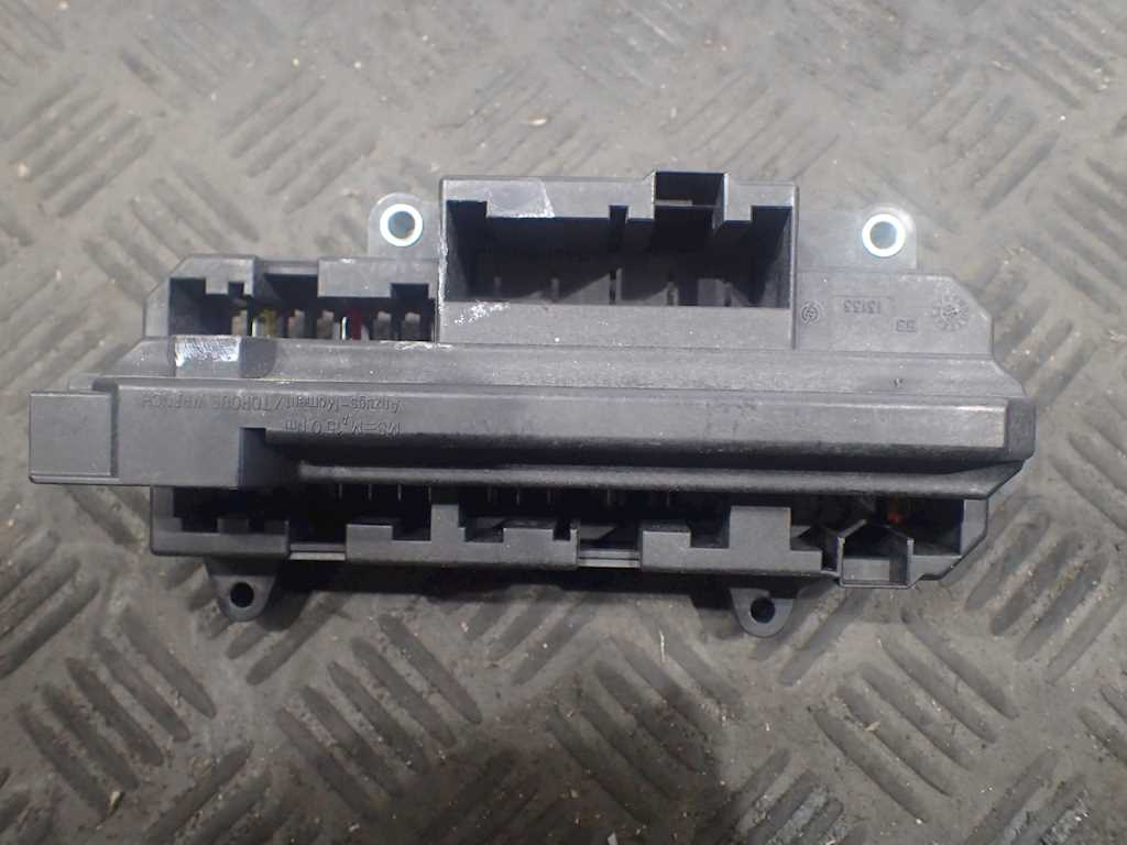 Датчик уровня в бачок омывателя BMW 7er 7 серия E65/E66 2001-2008