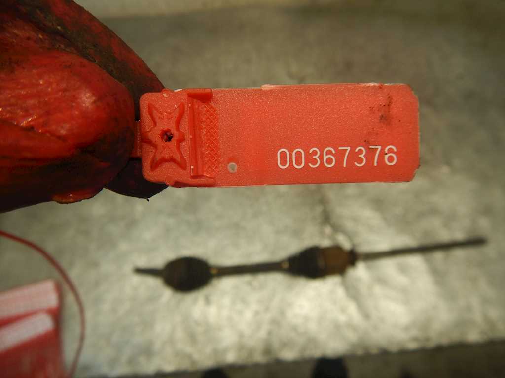 Полуось (привод, приводной вал) передняя правая TOYOTA RAV 4 XA20 2000-2005