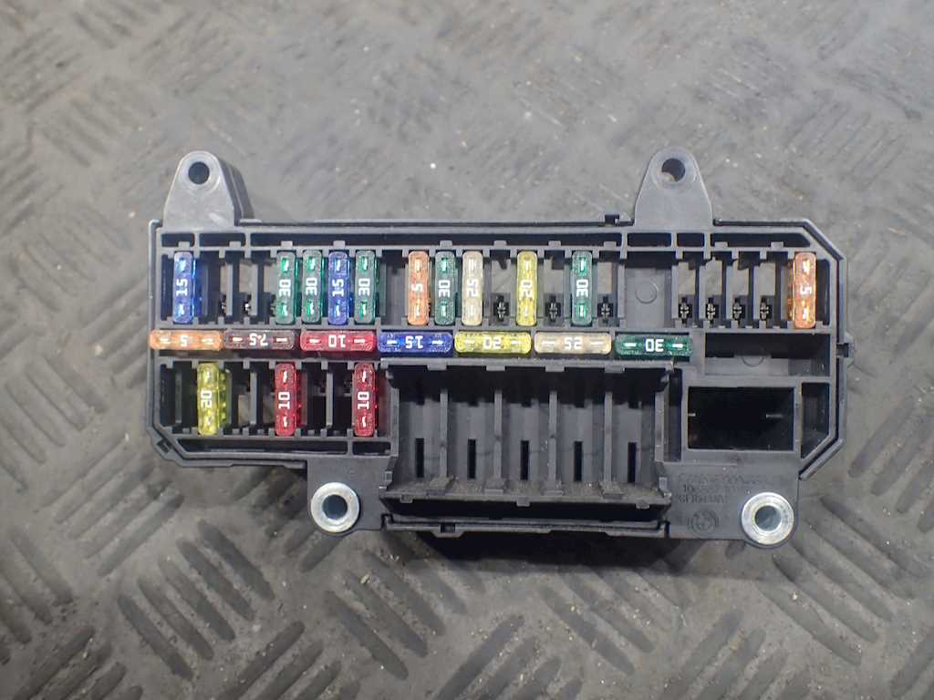 Датчик уровня в бачок омывателя BMW 7er 7 серия E65/E66 2001-2008